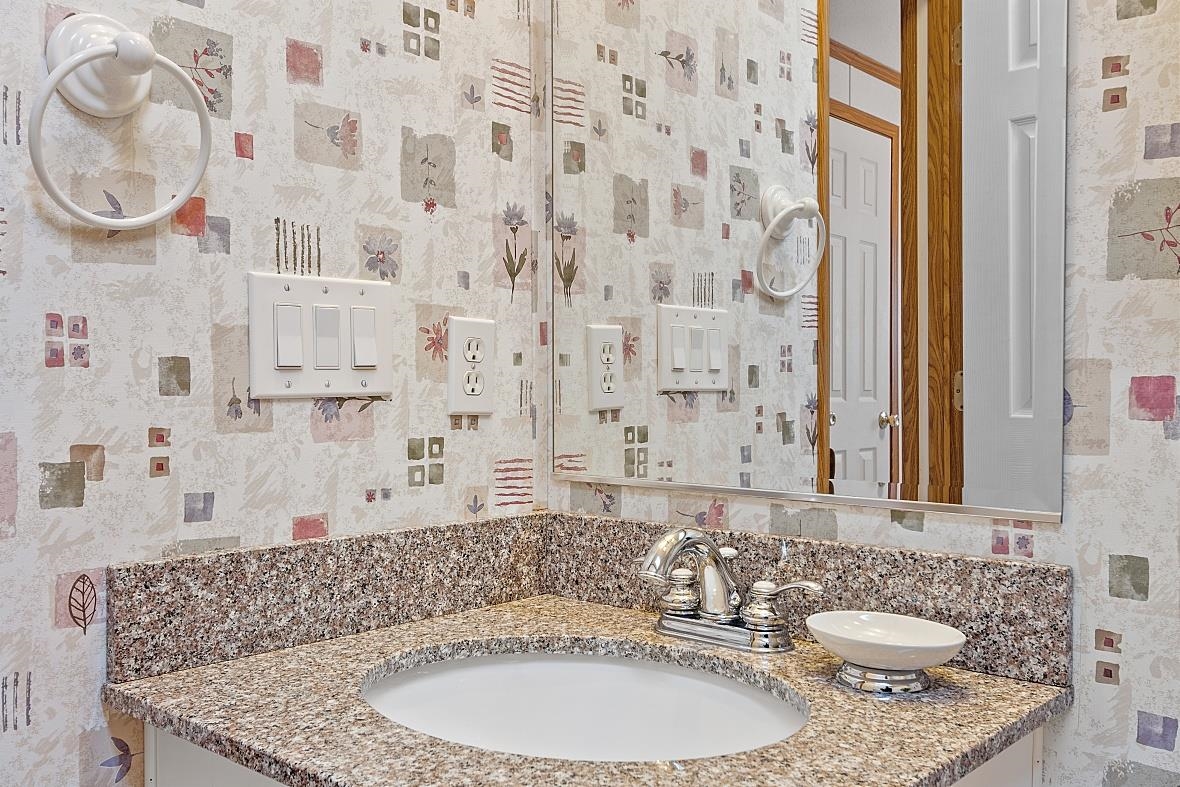 9 R Arrow Drive Salem, NH 03079 - Photo 34 of 38