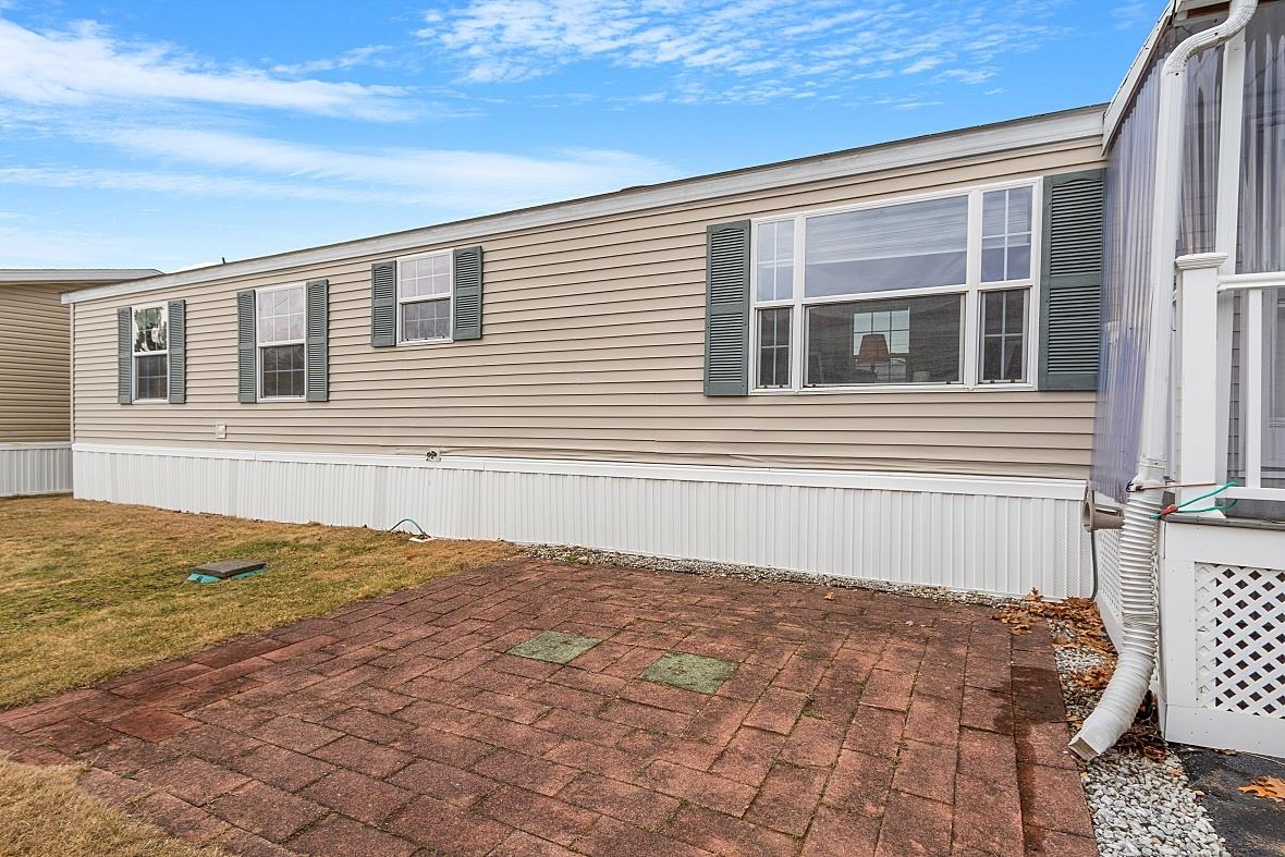 9 R Arrow Drive Salem, NH 03079 - Photo 6 of 38