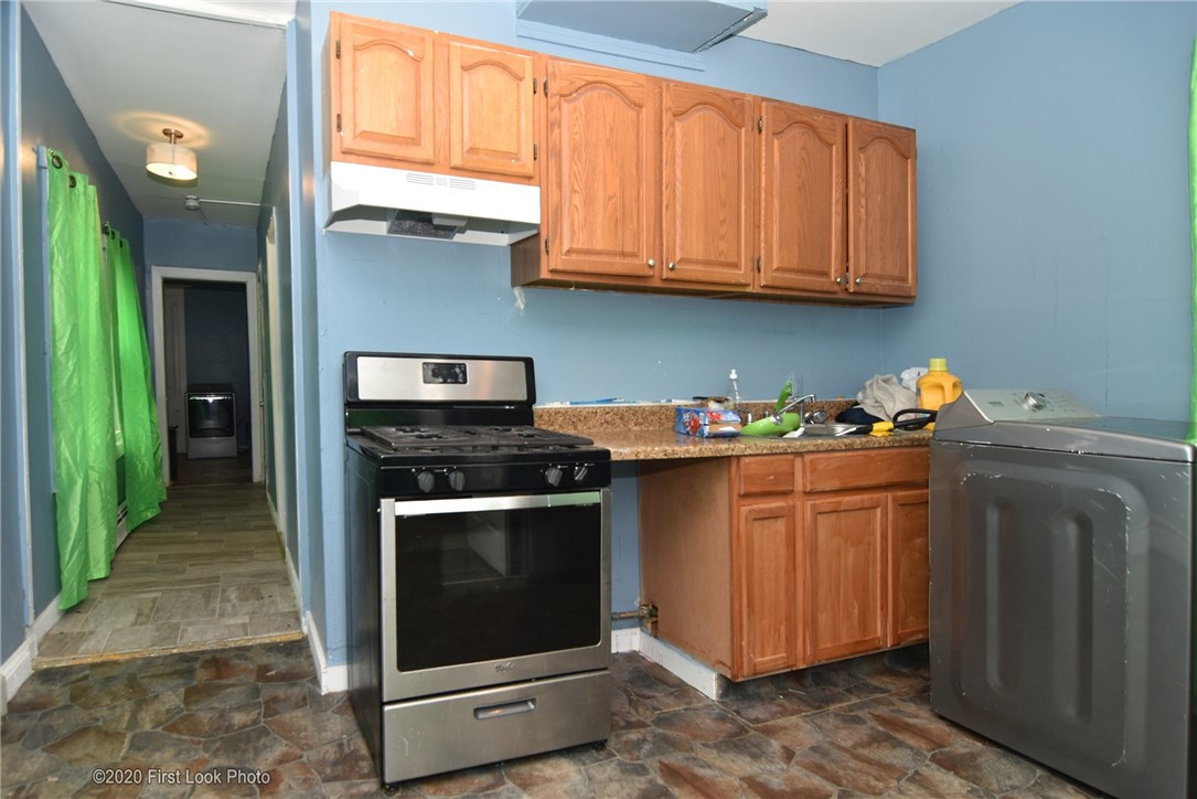 241 Rhodes Street Providence, RI 02905 - Photo 8 of 12 Gallery Image 8