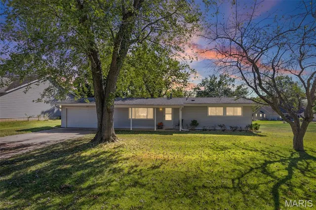 $170,000 | 380 High Point Drive, Edwardsville, IL 62025