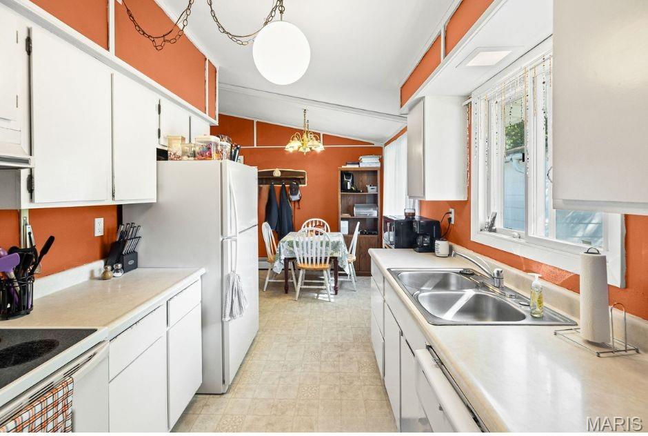 380 High Point Drive Edwardsville, IL 62025 - Photo 8 of 33