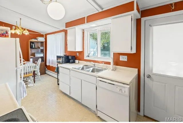 $170,000 | 380 High Point Drive, Edwardsville, IL 62025