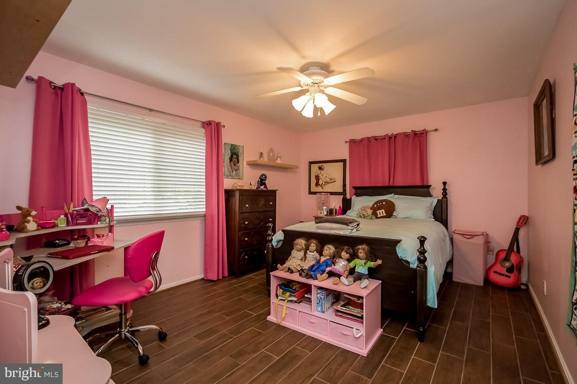 11241 South Shore Road Reston, VA 20190 - Photo 11 of 34 Bedroom #2 11 X 14 & is a neutral soft white!