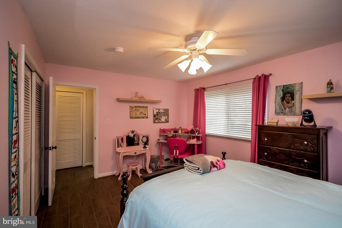 11241 South Shore Road Reston, VA 20190 - Photo 12 of 34 Bedroom #2 has it's own Ceiling Fan and closet!