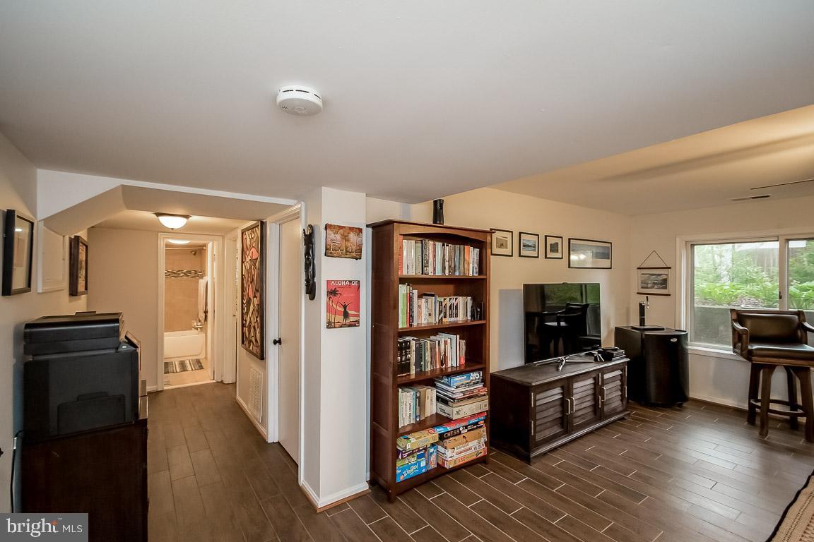 11241 South Shore Road Reston, VA 20190 - Photo 26 of 34