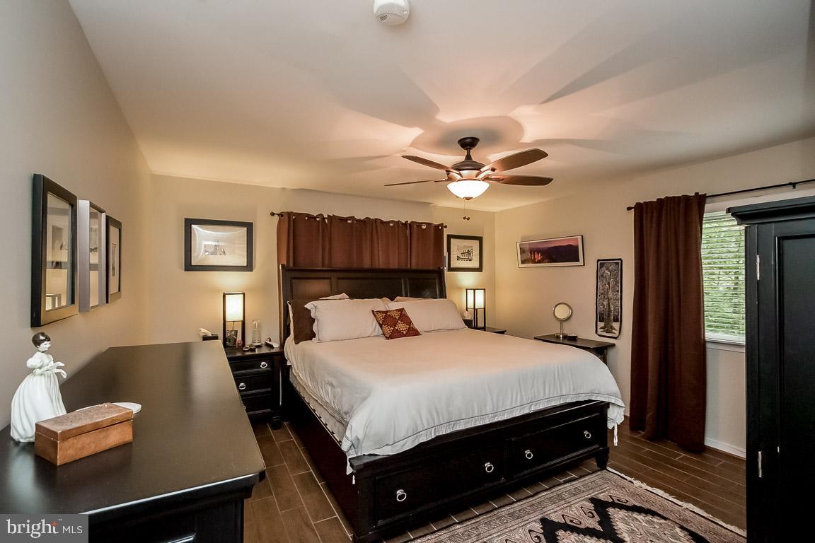 11241 South Shore Road Reston, VA 20190 - Photo 6 of 34 Master Bedroom has plenty of room & TWO windows!