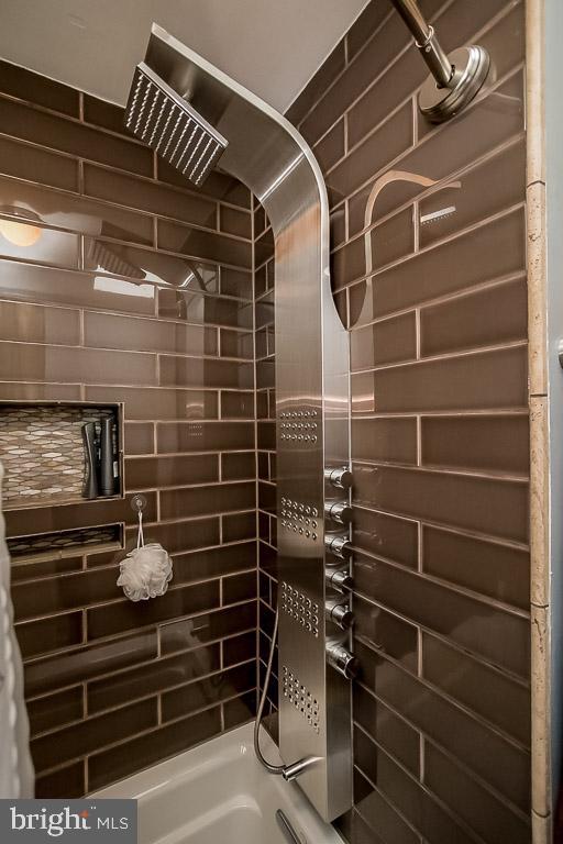 11241 South Shore Road Reston, VA 20190 - Photo 7 of 34 Master Bathroom shower is AMAZING!