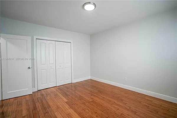 $1,800 | 7325 Carlyle Avenue, Unit 10, Miami Beach, FL 33141