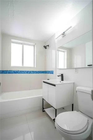 $1,800 | 7325 Carlyle Avenue, Unit 10, Miami Beach, FL 33141