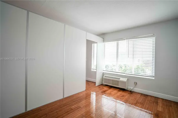 $1,800 | 7325 Carlyle Avenue, Unit 10, Miami Beach, FL 33141