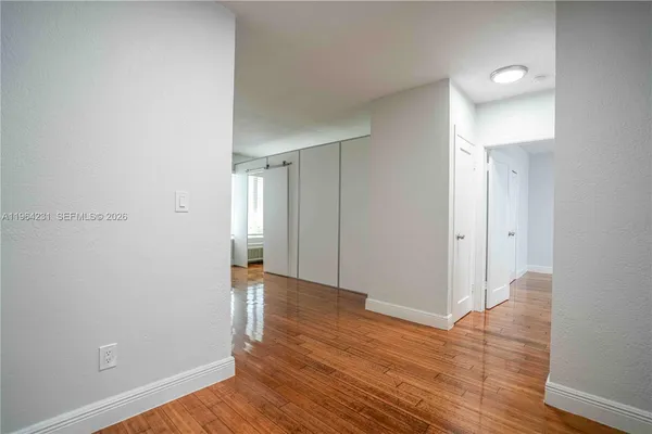 $1,800 | 7325 Carlyle Avenue, Unit 10, Miami Beach, FL 33141