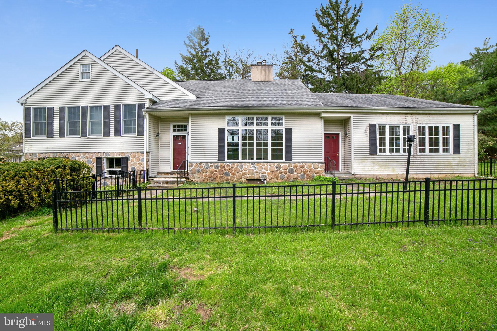 940 Hollow Road Wayne, PA 19087 - Photo 4 of 31