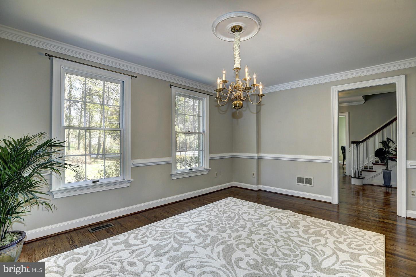 8425 Overbrook Road Fairfax, VA 22031 - Photo 14 of 30 Dining Room