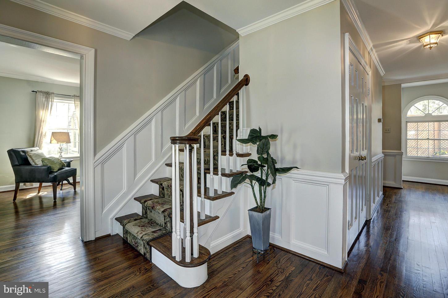 8425 Overbrook Road Fairfax, VA 22031 - Photo 3 of 30 Interior (General)