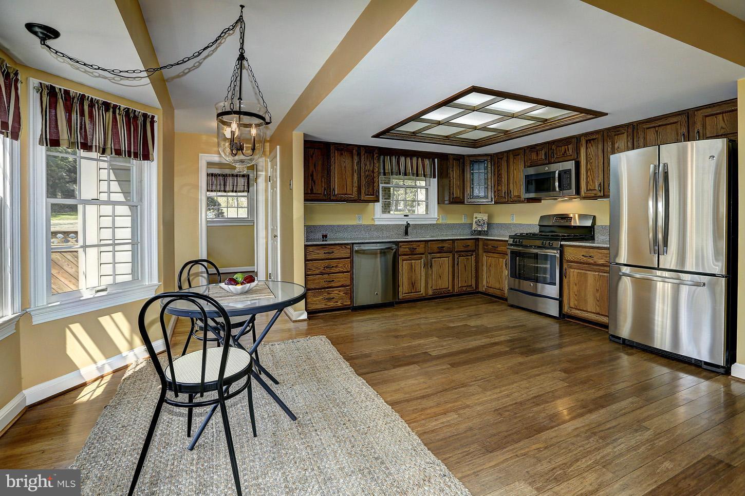 8425 Overbrook Road Fairfax, VA 22031 - Photo 4 of 30 Kitchen