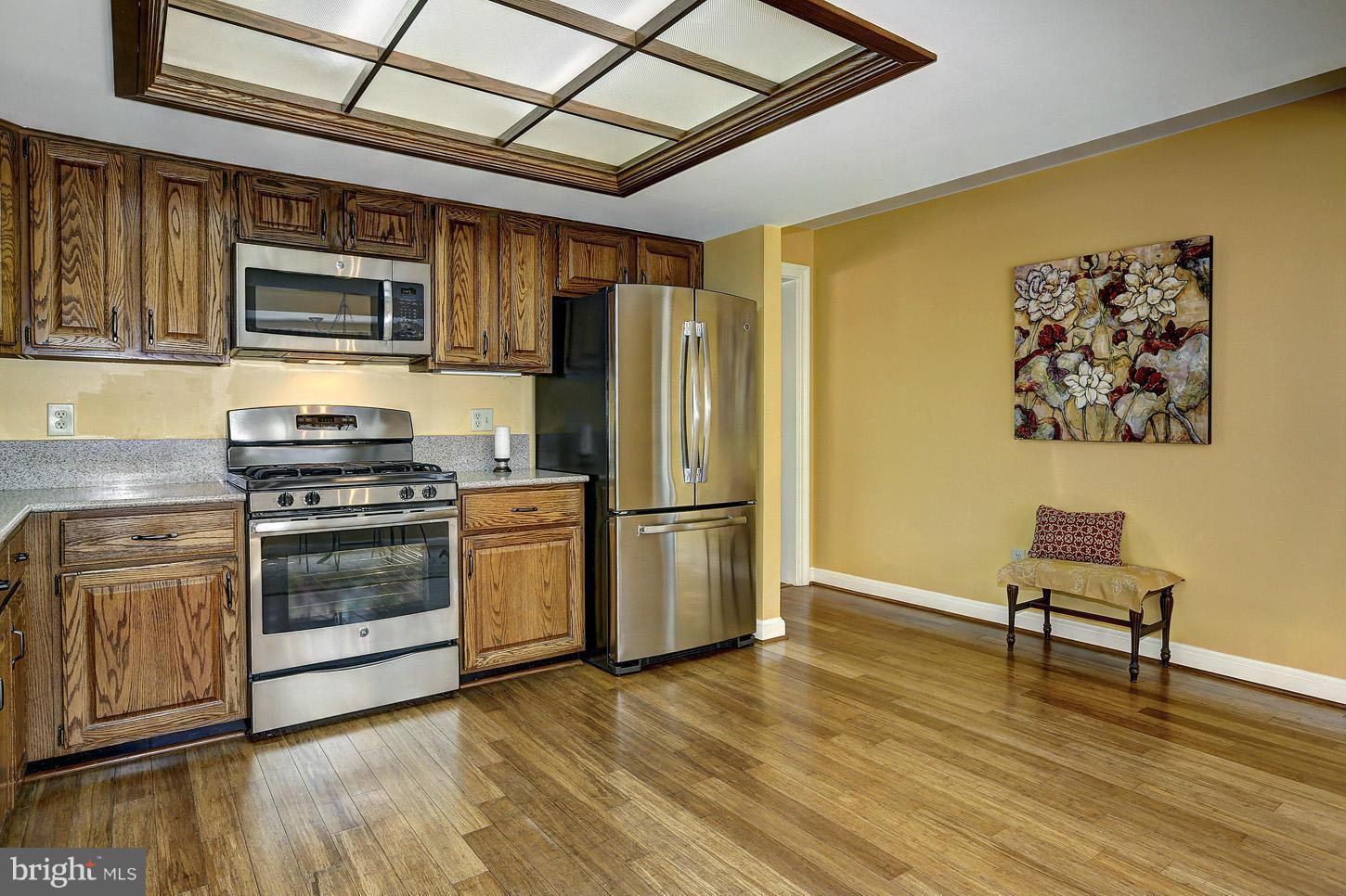 8425 Overbrook Road Fairfax, VA 22031 - Photo 6 of 30 Kitchen