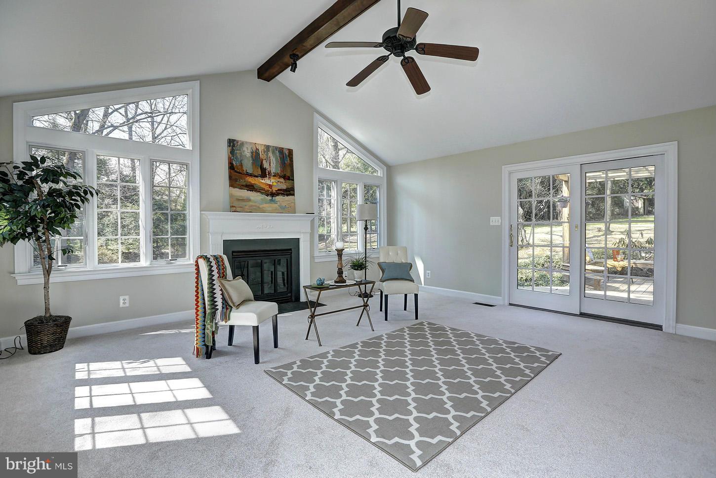 8425 Overbrook Road Fairfax, VA 22031 - Photo 9 of 30 Family Room