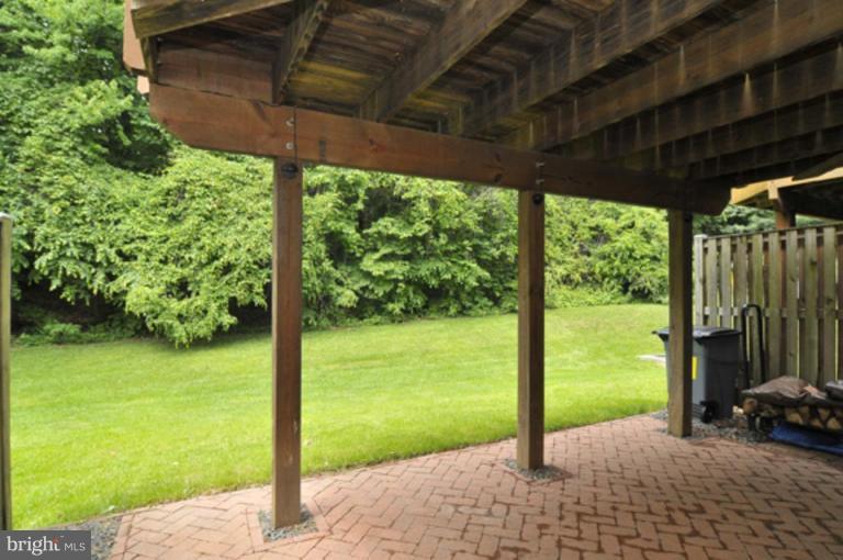 7558 Aspenpark Road Lorton, VA 22079 - Photo 3 of 18 Patio