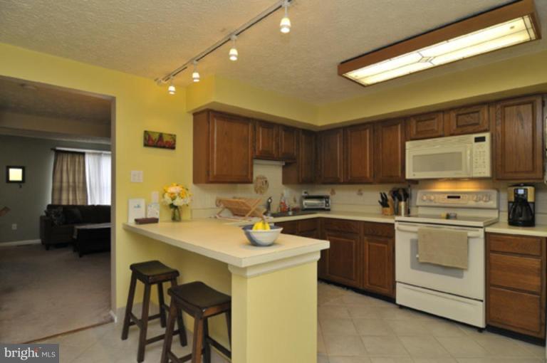 7558 Aspenpark Road Lorton, VA 22079 - Photo 6 of 18 Kitchen #2