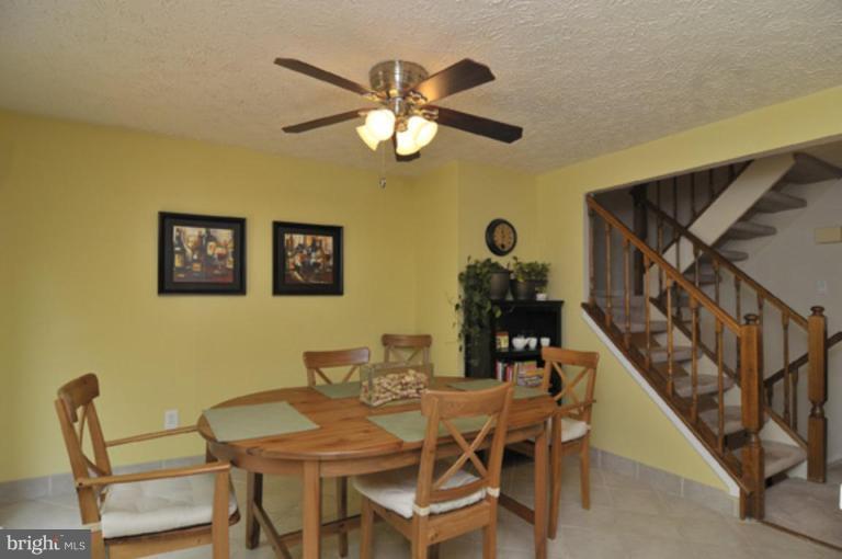 7558 Aspenpark Road Lorton, VA 22079 - Photo 7 of 18 Kitchen #3