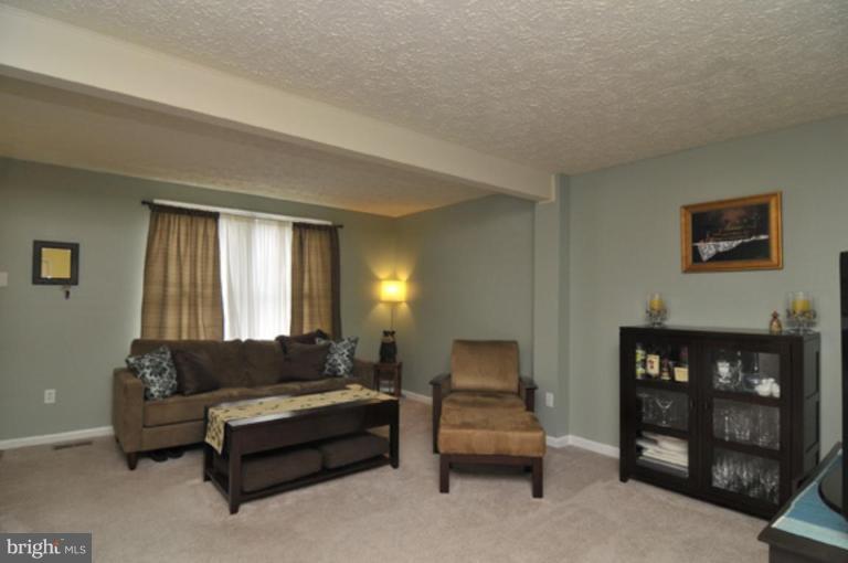 7558 Aspenpark Road Lorton, VA 22079 - Photo 9 of 18 Living Room #2
