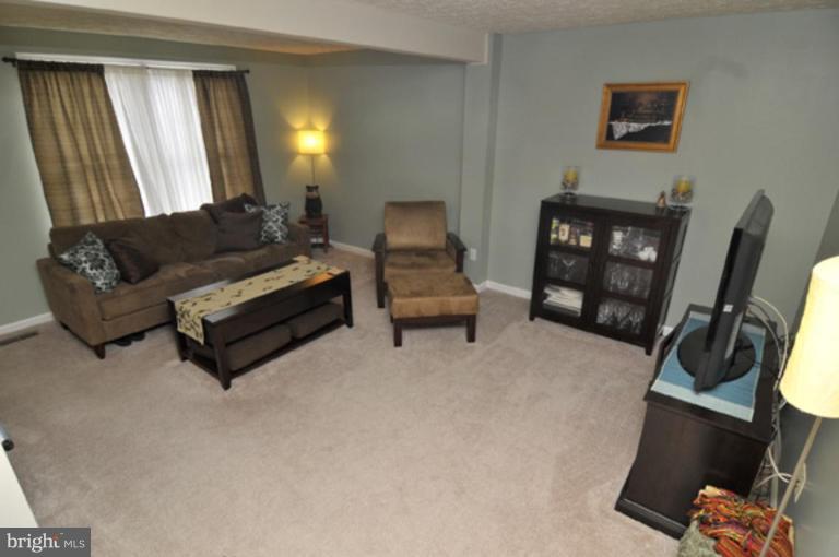 7558 Aspenpark Road Lorton, VA 22079 - Photo 10 of 18 Living Room #3