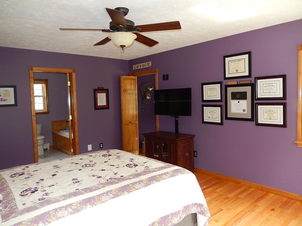 169 Cooper Road Milton, VT 05468 - Photo 17 of 36 Gallery Image 17