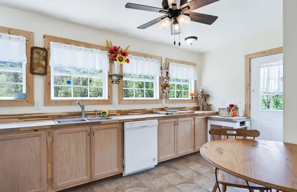 $479,929 | 525 Riley Creek Road, Gainesboro, TN 38562