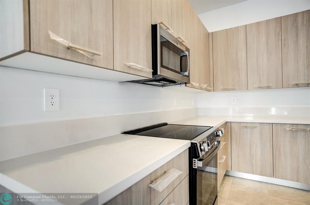 12328 Southwest 43rd Street Davie, FL 33330 - Photo 19 of 96