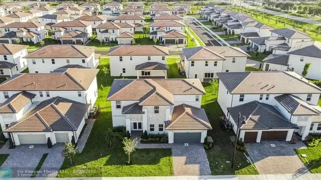 $1,150,000 | 12328 Southwest 43rd Street, Davie, FL 33330