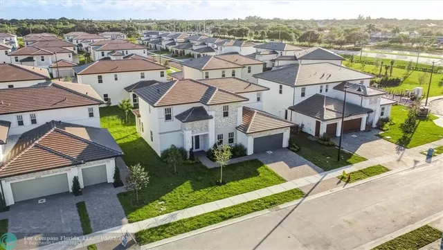 $1,150,000 | 12328 Southwest 43rd Street, Davie, FL 33330