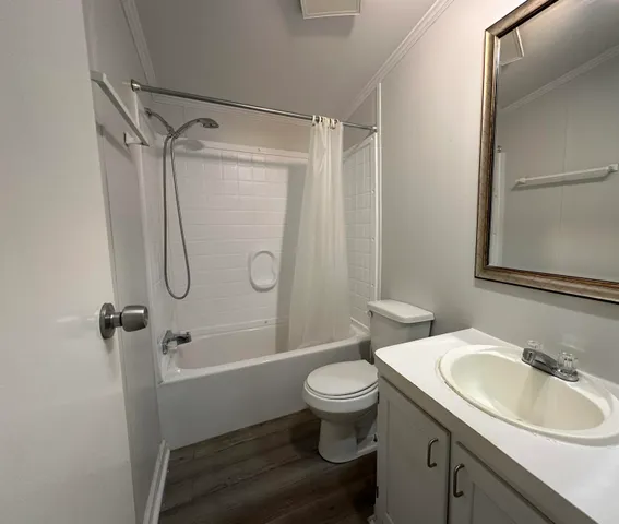 $2,200 | 320 Lake Moultrie Drive, Bonneau, SC 29431