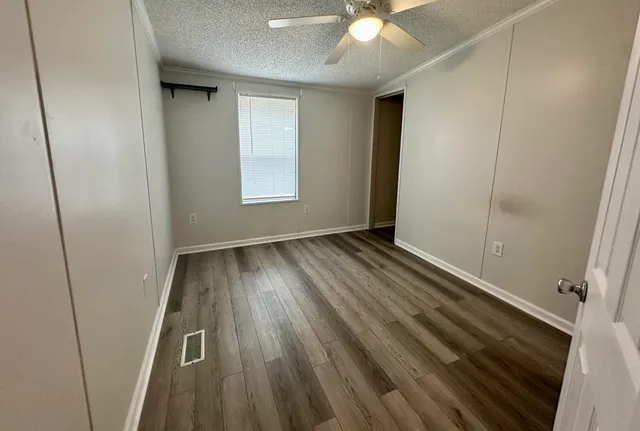 $2,200 | 320 Lake Moultrie Drive, Bonneau, SC 29431