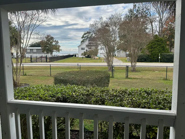 $2,200 | 320 Lake Moultrie Drive, Bonneau, SC 29431