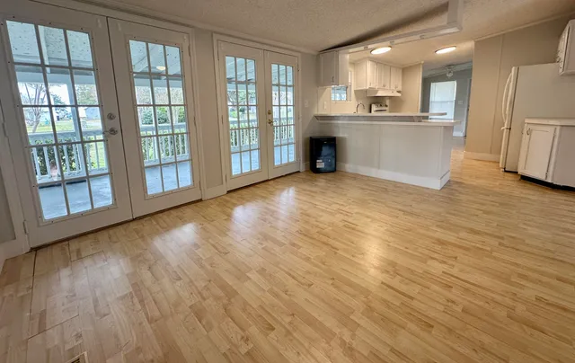 $2,200 | 320 Lake Moultrie Drive, Bonneau, SC 29431