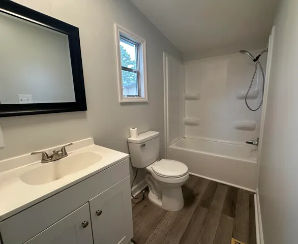 $2,200 | 320 Lake Moultrie Drive, Bonneau, SC 29431