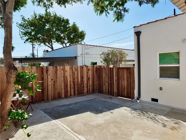 $2,475 | 2618 Lime Avenue, Signal Hill, CA 90755