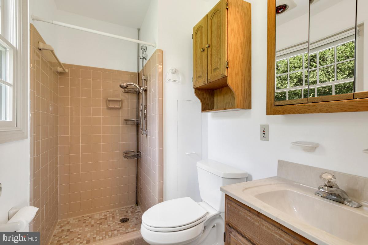 7705 Miller Fall Road Derwood, MD 20855 - Photo 36 of 45 Primary Ensuite Bath
