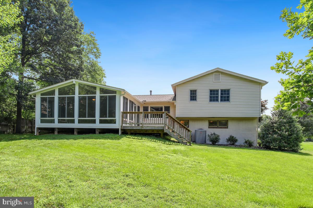 7705 Miller Fall Road Derwood, MD 20855 - Photo 4 of 45 Exterior Rear