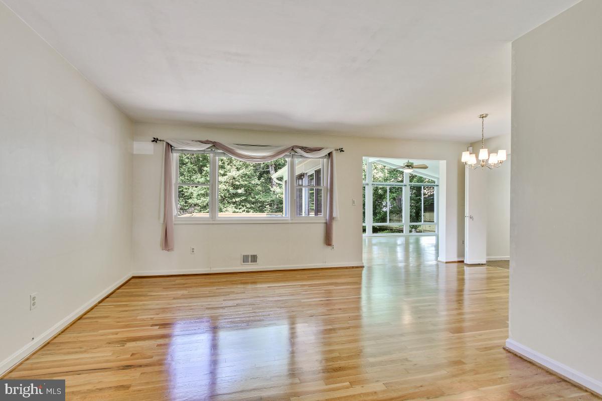7705 Miller Fall Road Derwood, MD 20855 - Photo 9 of 45 Living Room