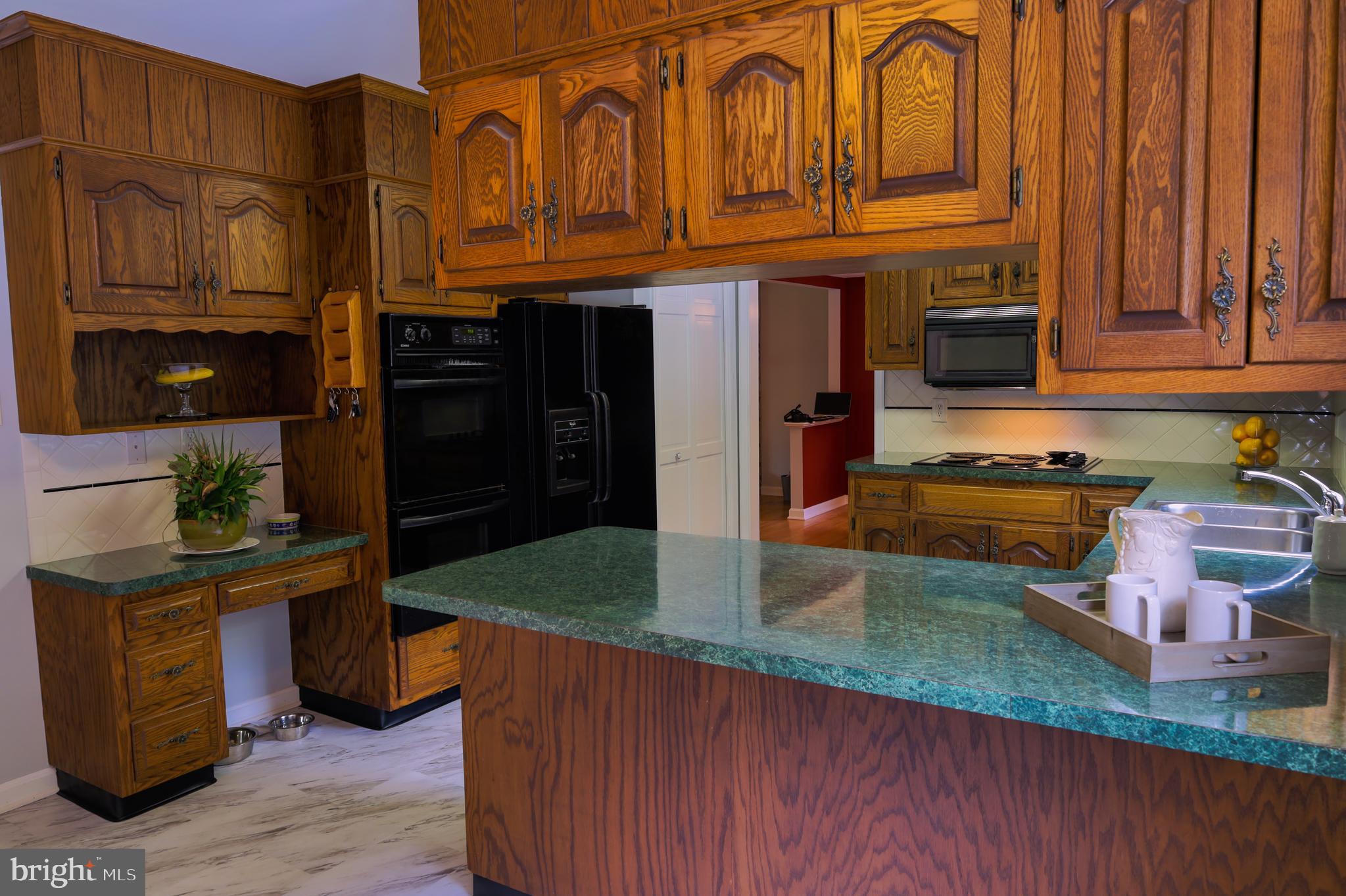7404 Dance Hall Road Frederick, MD 21701 - Photo 20 of 55 Kitchen - double ovens and desk area