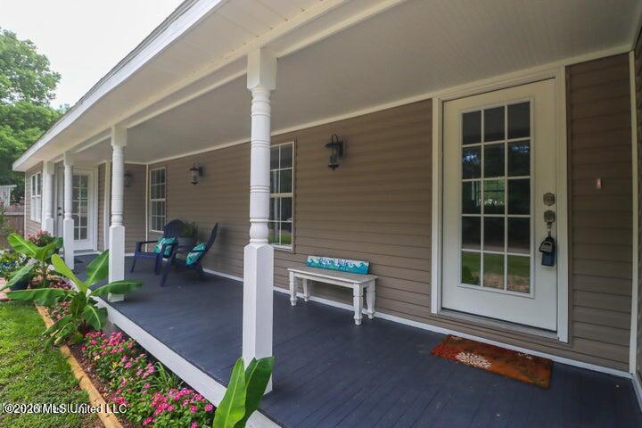 912 Maple Street Waveland, MS 39576 - Photo 2 of 11 Front Porch