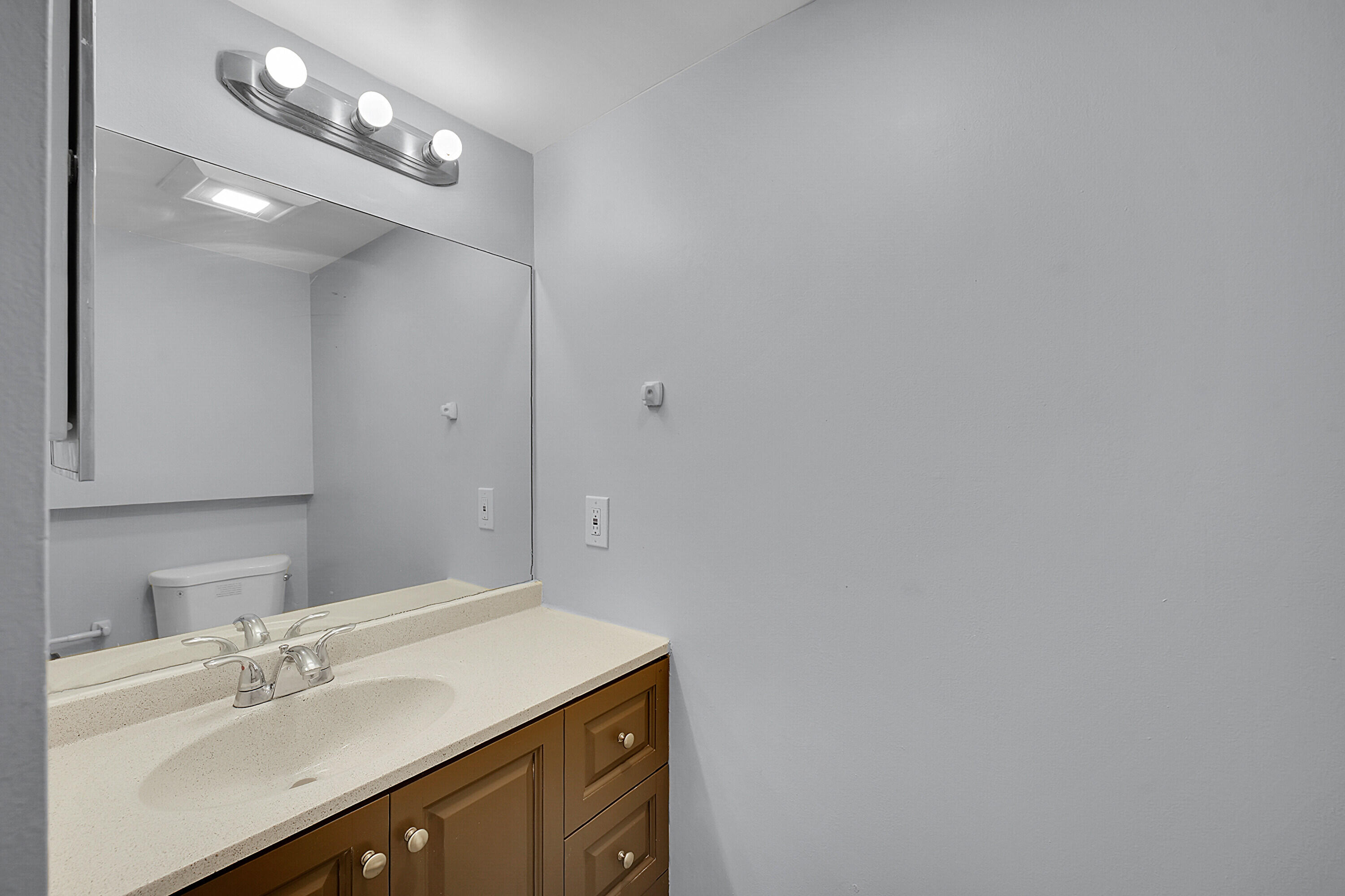 1204 Waterview Circle Palm Springs, FL 33461 - Photo 17 of 25 1204 21