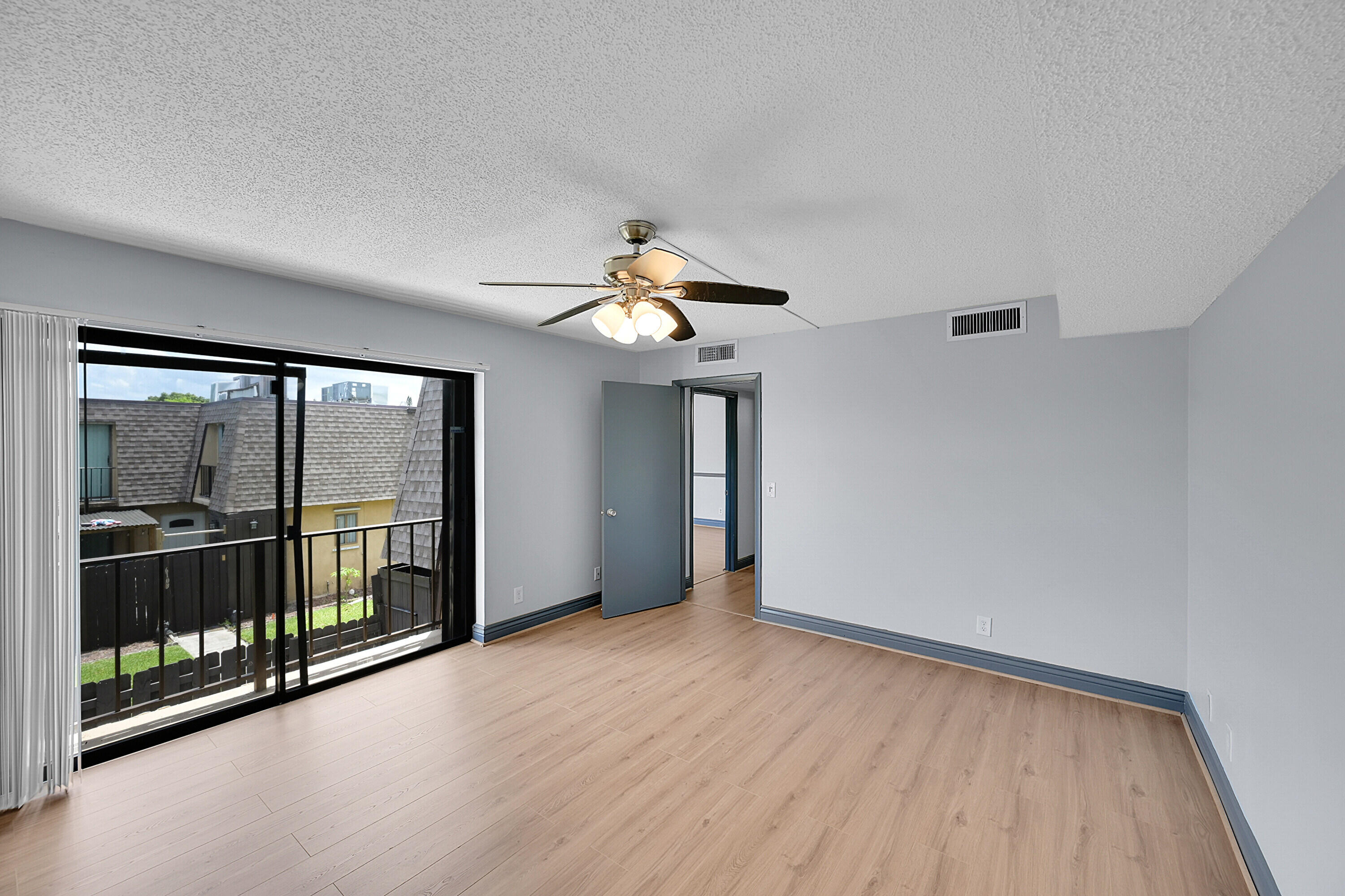 1204 Waterview Circle Palm Springs, FL 33461 - Photo 18 of 25 1204 27