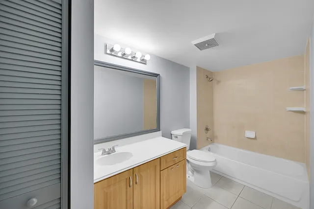 $2,475 | 1204 Waterview Circle, Palm Springs, FL 33461