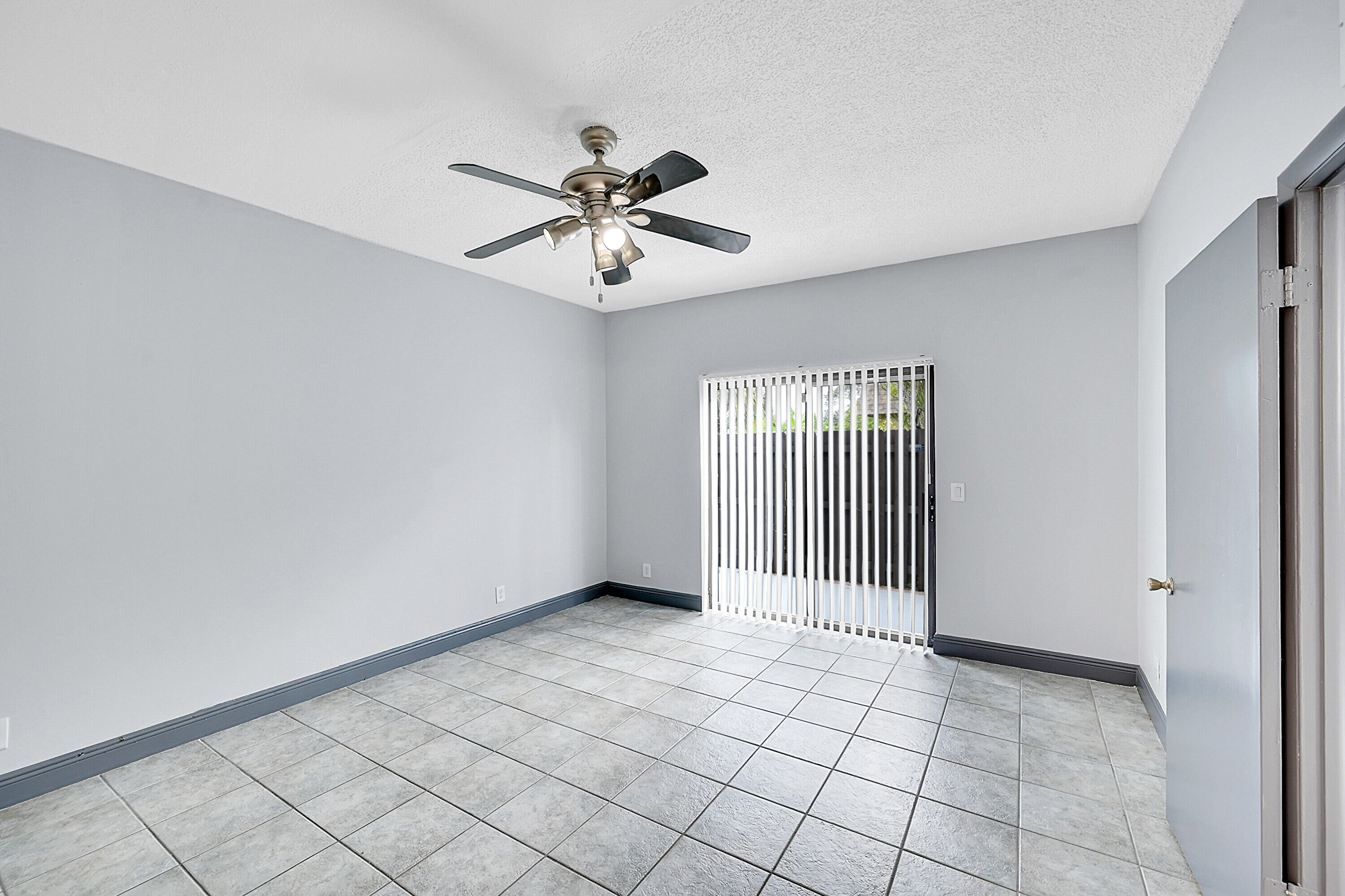 1204 Waterview Circle Palm Springs, FL 33461 - Photo 8 of 25 1204 11