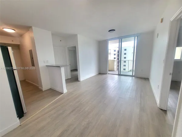 $2,600 | 120 Southwest 8th Avenue, Unit 703, Miami, FL 33130
