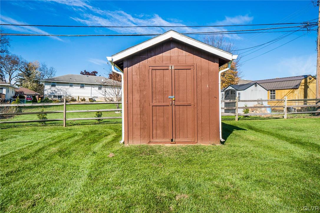 3353 Barklay Road Whitehall, PA 18052 - Photo 6 of 38 Storage Shed