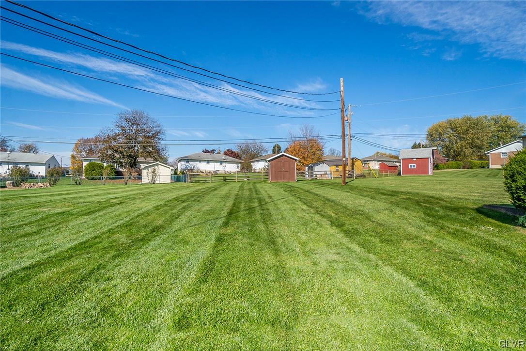 3353 Barklay Road Whitehall, PA 18052 - Photo 7 of 38 Large backyard with pet fence