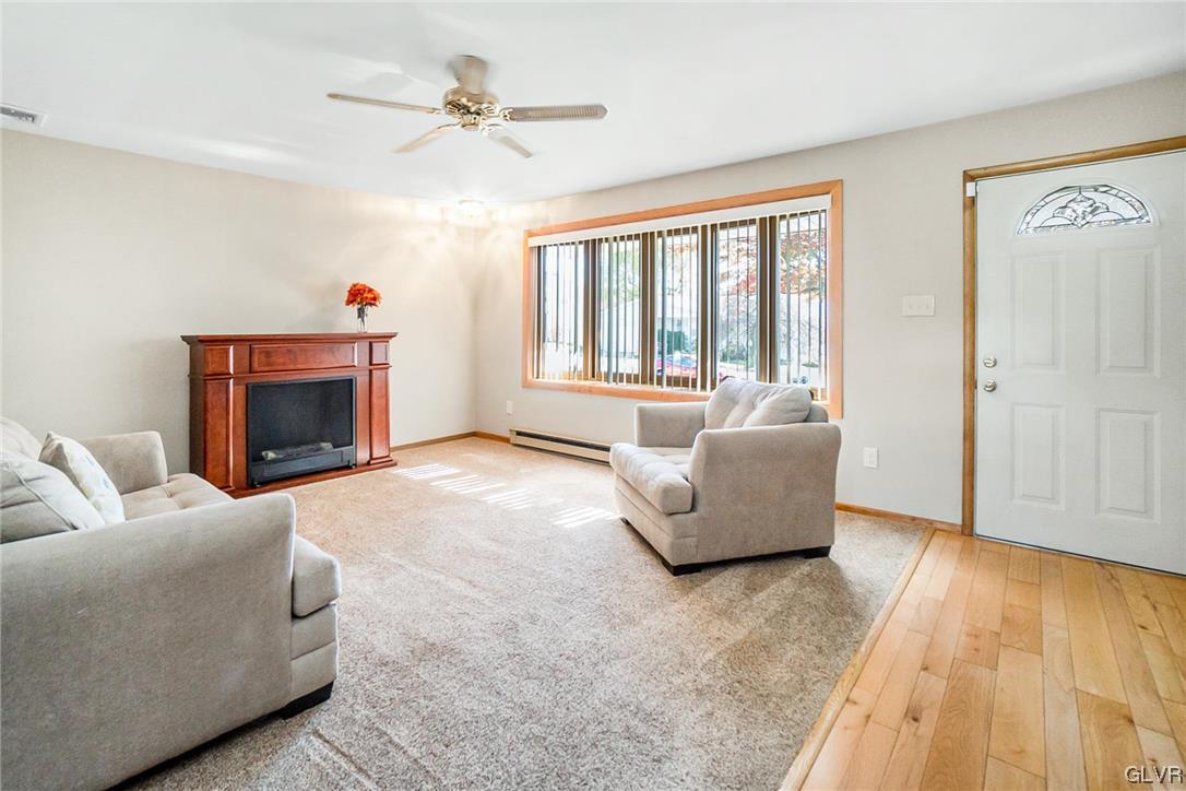 3353 Barklay Road Whitehall, PA 18052 - Photo 10 of 38 Living Room